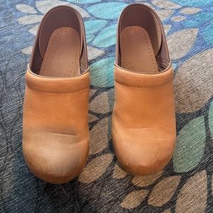 Good condition dansko clogs